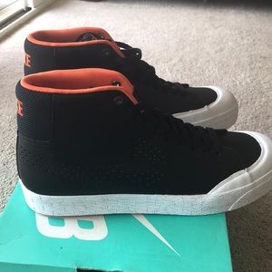 Nike SB Blazer Zoom Mid XT Size 9.5